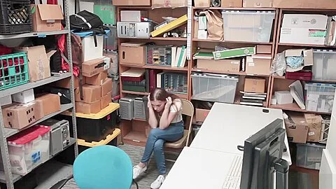 Summer Brooks Gets Caught Shoplifting