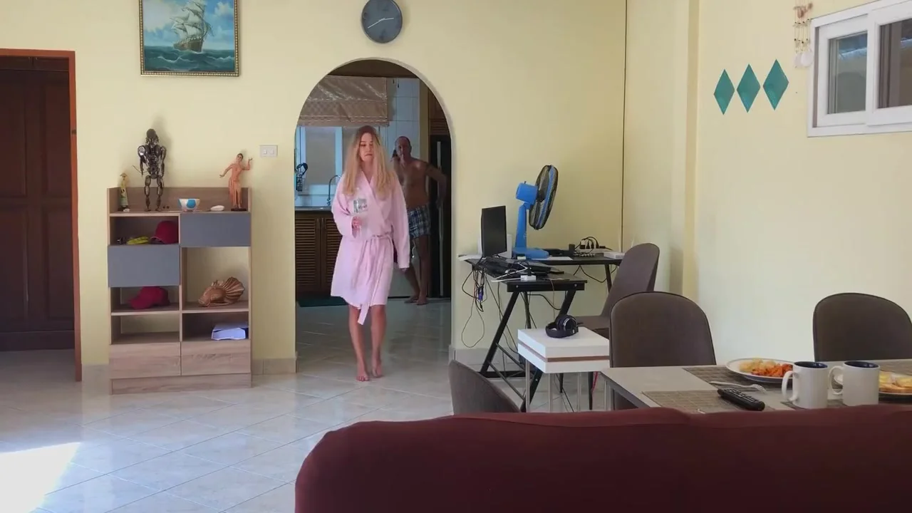 Amateur Naughty Stepdaughter Hid In The Fridge And Got Ass Fuck From Step Daddy While Watch Tv 11 Min
