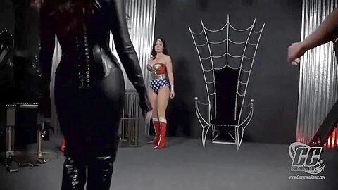 Superheroine Wonder Woman Lesbian Femdom Group Strapon Domi