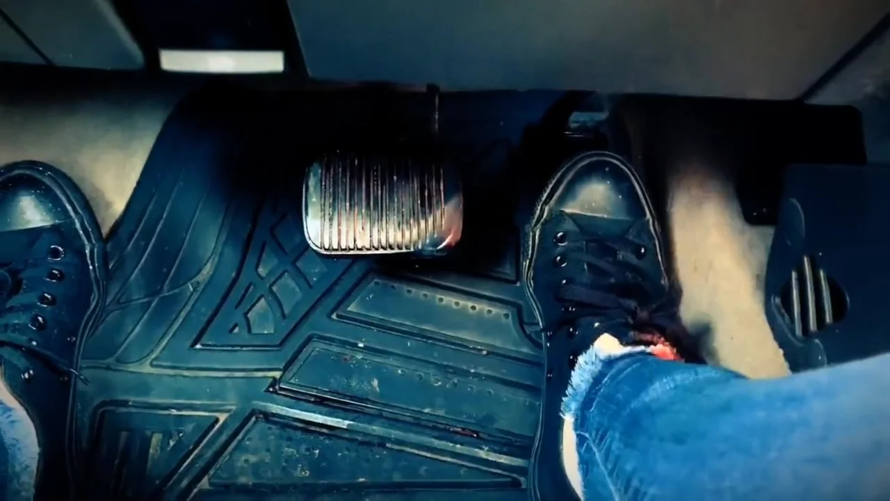 Pedal pumping while masturbating
