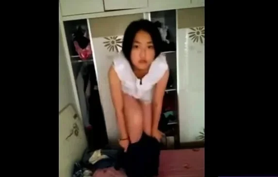 Chinese girl striptease