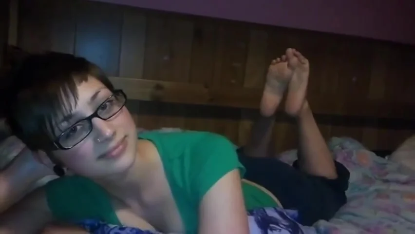 teen 18+ Ashley's Feet 3 : The Pose