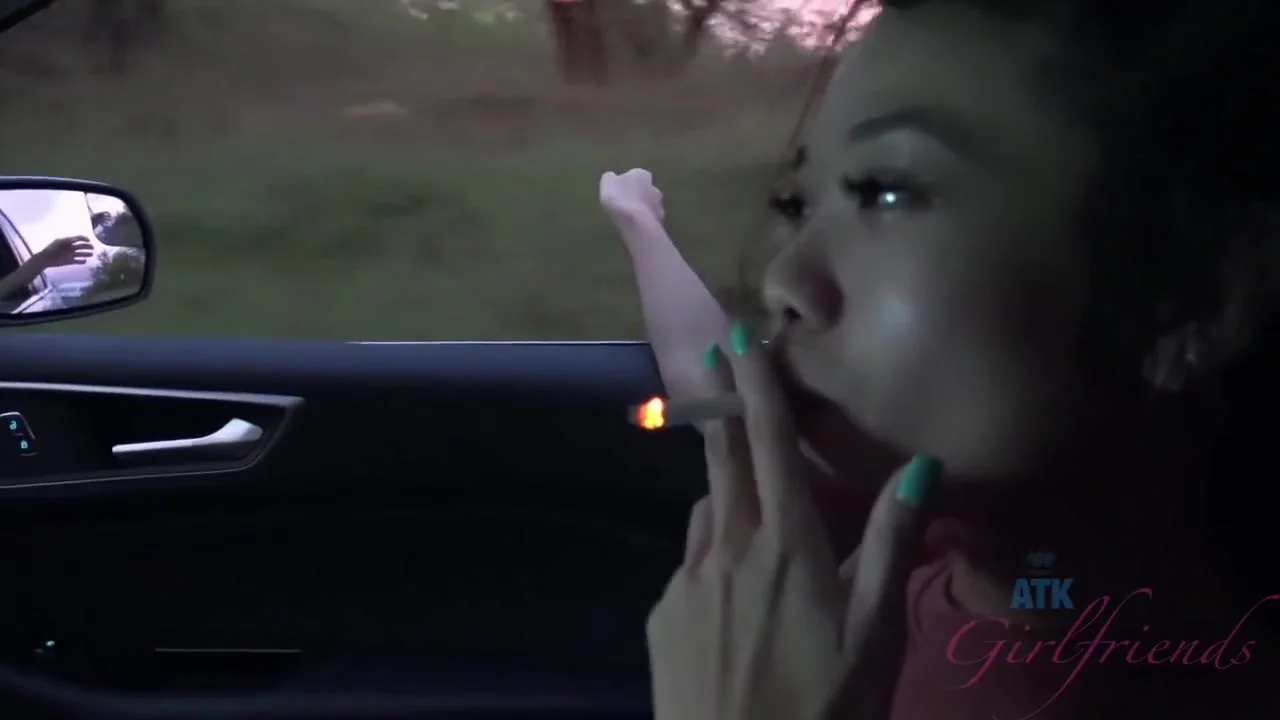 Vina Skyy - On Vacation With Pornstar Hanging At The Beach And Playing With Her Pussy In The Car