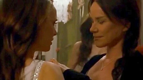 Natalie Portman,Mila Kunis in Black Swan (2010)