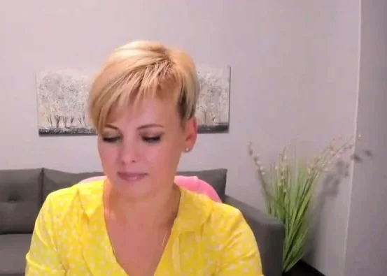 Very pretty slim blonde webcam milf solo tease